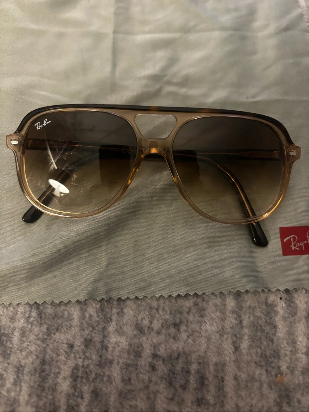 Ray-Ban Men’s or Women’s Brown Gradient Aviator Sunglasses with Brown Case